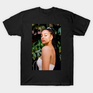 Captivating Hearts The Enchanting Music Of SZA T-Shirt